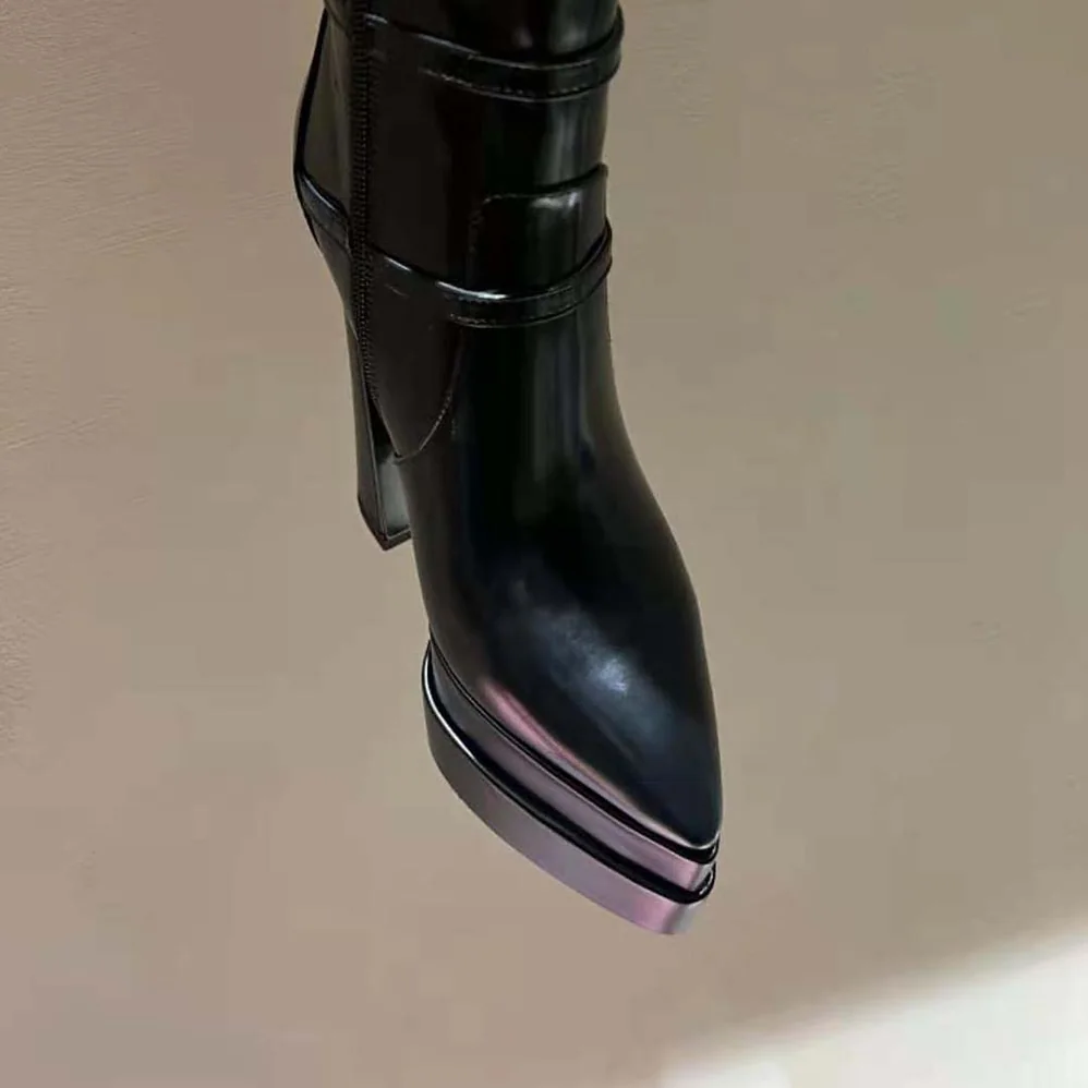 Versace Aevitas Pointy Platform Boots for Women in Black Versace Aevitas Pointy Platform Boots for Women in Black
