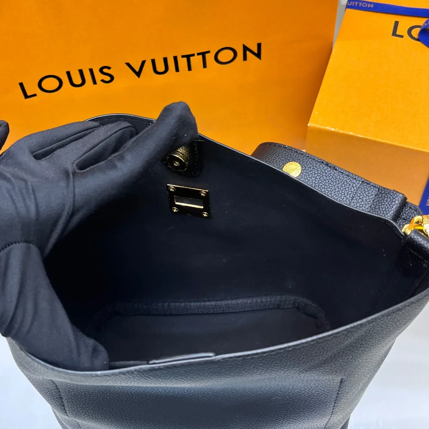 Louis Vuitton Lock And Walk Bag Black - / 8 Inches Louis Vuitton Lock And Walk Bag Black - / 8 Inches