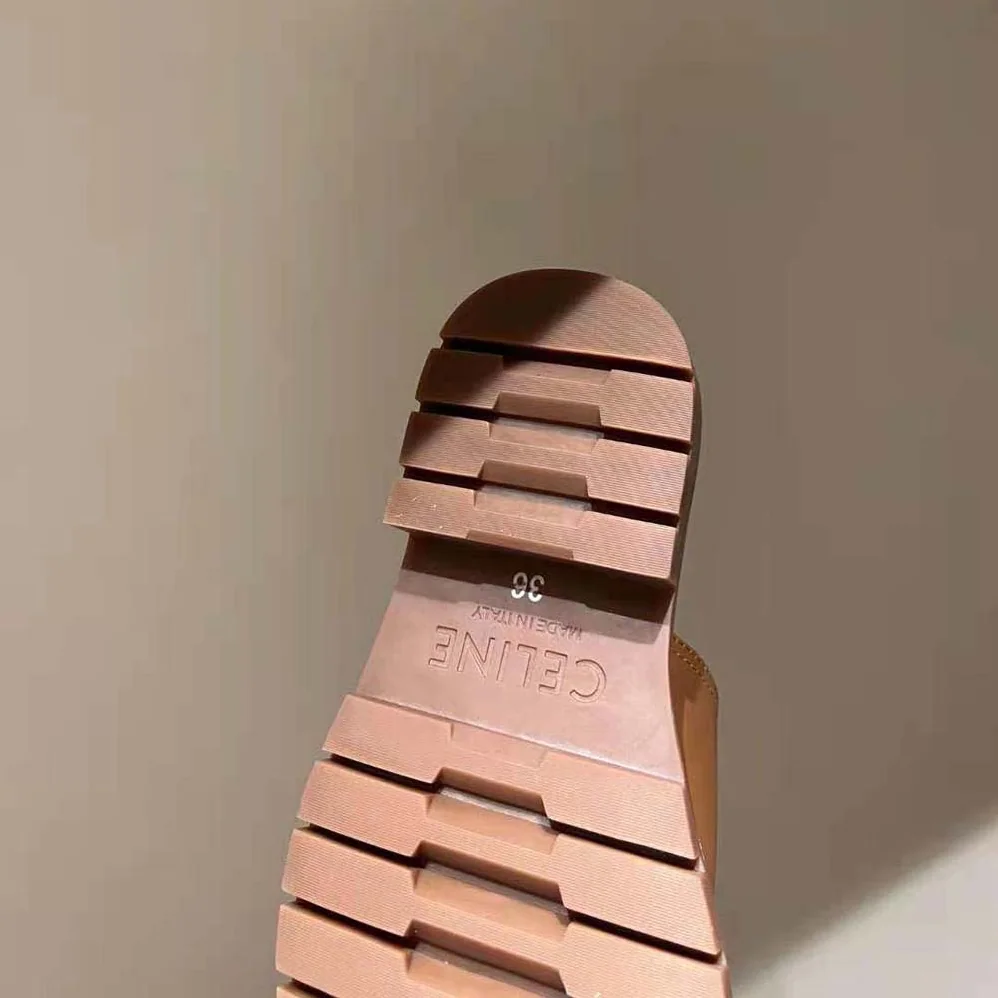 Celine Clea Triomphe Slide in Calfskin & Vegetal Tanning for Women Celine Clea Triomphe Slide in Calfskin & Vegetal Tanning for Women