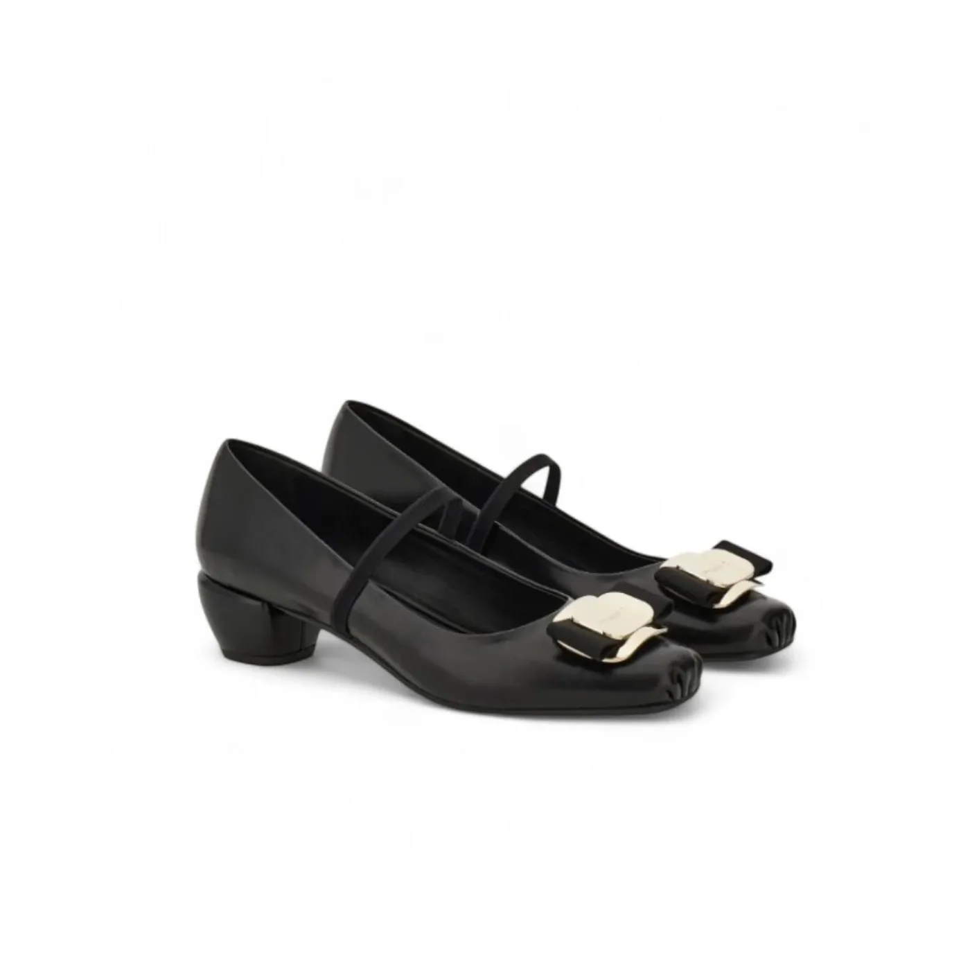 Ferragamo New Vara Plate Pump Black 01K093