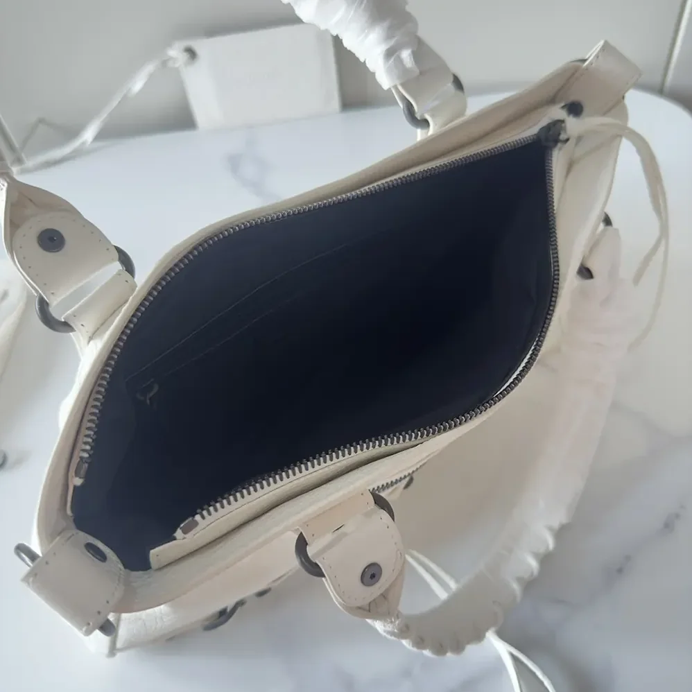 Balenciaga Le City First Bag In White Arena Storico Lambskin for Women Balenciaga Le City First Bag In White Arena Storico Lambskin for Women