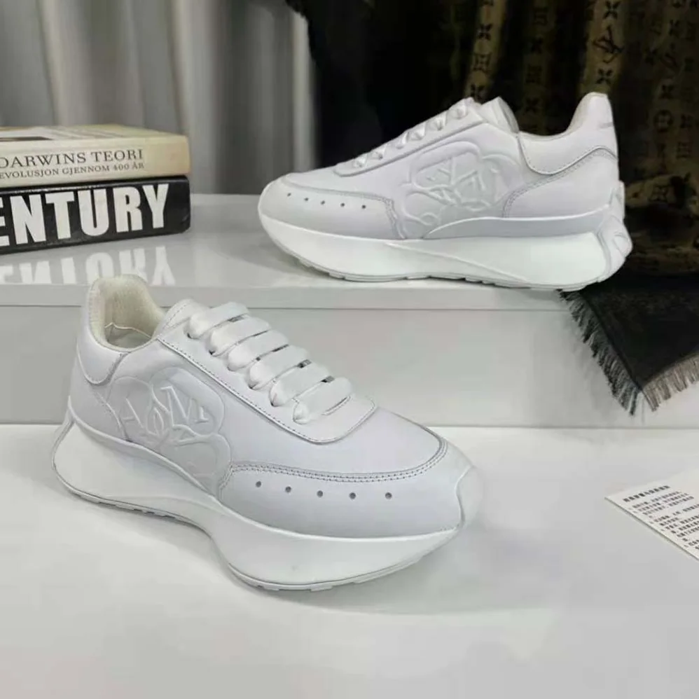 Alexander Mcqueen Sprint Runner in Calf Leather for Unisex in White