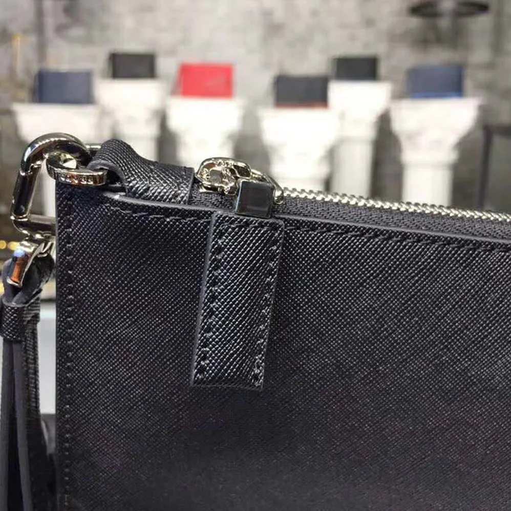 Prada Saffiano Leather Hand Bag for Men in Black Prada Saffiano Leather Hand Bag for Men in Black