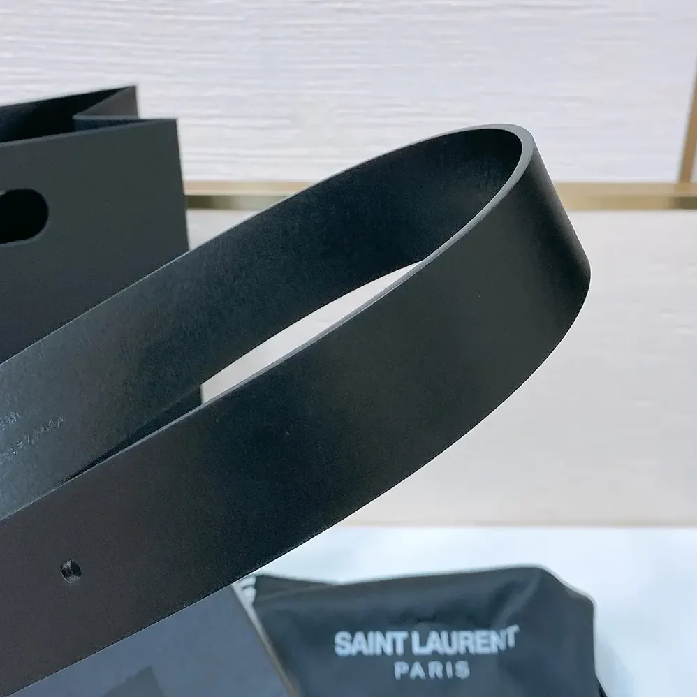 Saint Laurent YSL Motorcycle Belt in Leather for Unisex in Black Saint Laurent YSL Motorcycle Belt in Leather for Unisex in Black