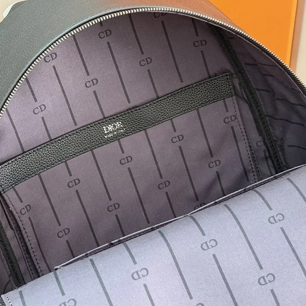 Dior CD Icon Zipped Backpack Gris Flanelle Matte Grained Calfskin for Men
