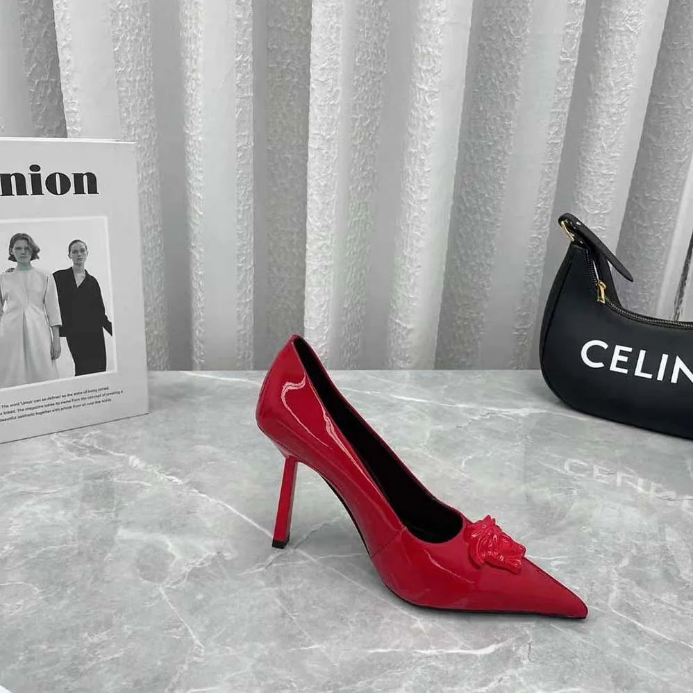 Versace La Medusa Naplak Pumps in 105mm Heel Height for Women in Red
