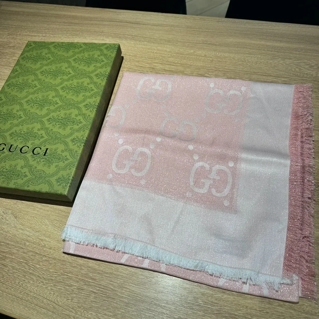 Gucci Jacquard Scarf Pink / Gucci Jacquard Scarf Pink /