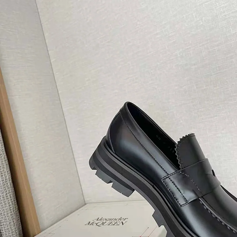 Alexander Mcqueen Wander Loafer for Women in BLack Alexander Mcqueen Wander Loafer for Women in BLack