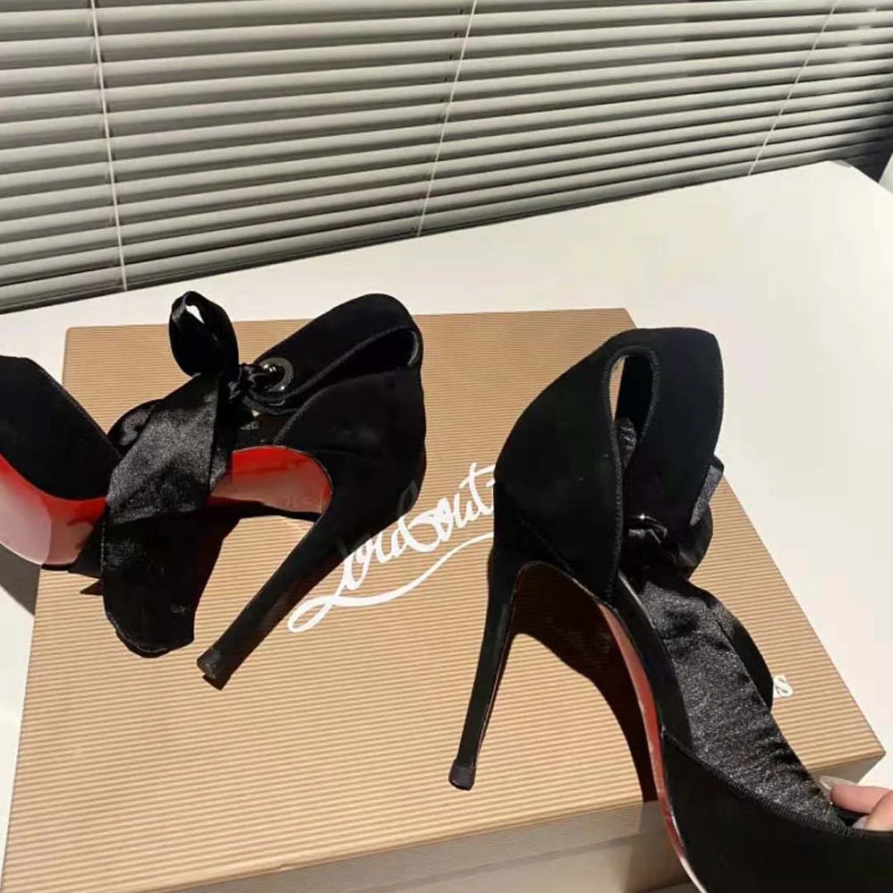 Christian Louboutin Torrida Pump 100 mm for Women in Black Christian Louboutin Torrida Pump 100 mm for Women in Black