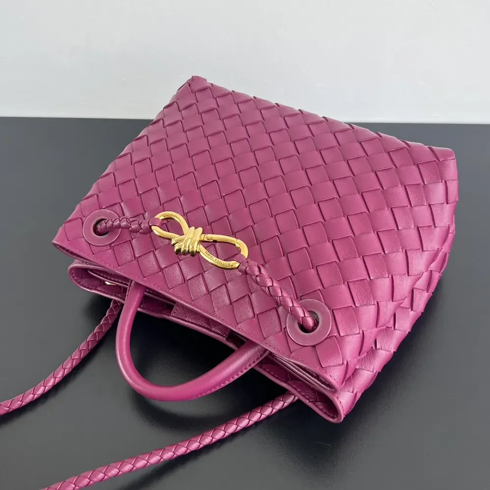 Bottega Veneta Small Andiamo Intrecciato Leather Top Handle Bag for Women in Rose Bottega Veneta Small Andiamo Intrecciato Leather Top Handle Bag for Women in Rose