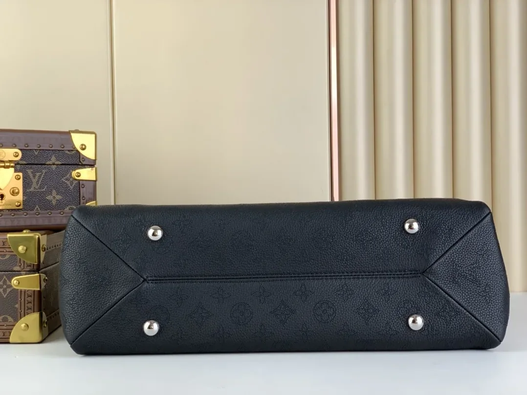 Louis Vuitton Hand It All MM Black / Louis Vuitton Hand It All MM Black /