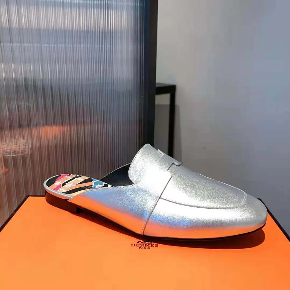 Hermes Catena Mule Mule in Supple Goatskin for Women in Silver Hermes Catena Mule Mule in Supple Goatskin for Women in Silver