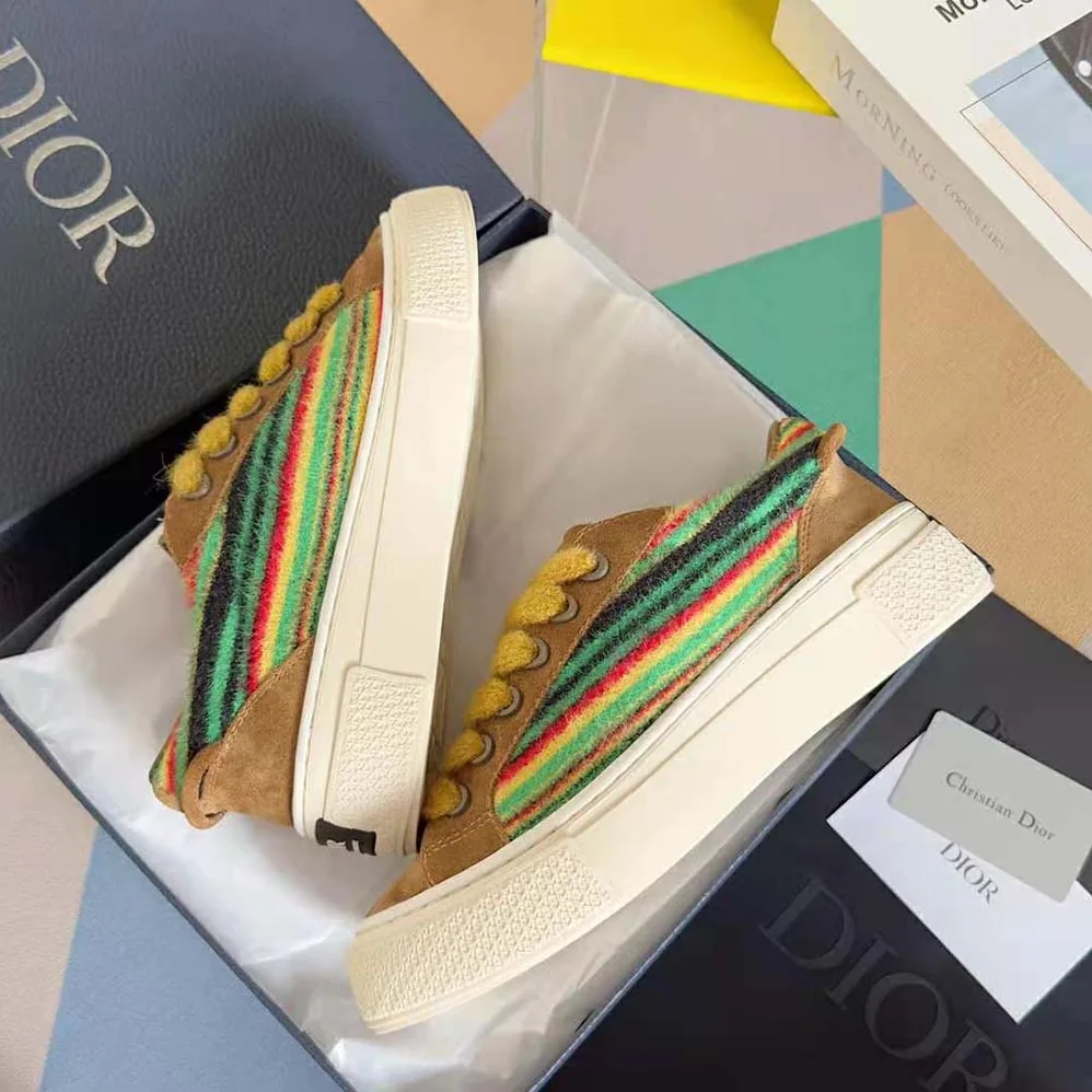 Dior Tears B33 Sneaker – Limited and Numbered Edition for Men in Yellow Dior Tears B33 Sneaker – Limited and Numbered Edition for Men in Yellow