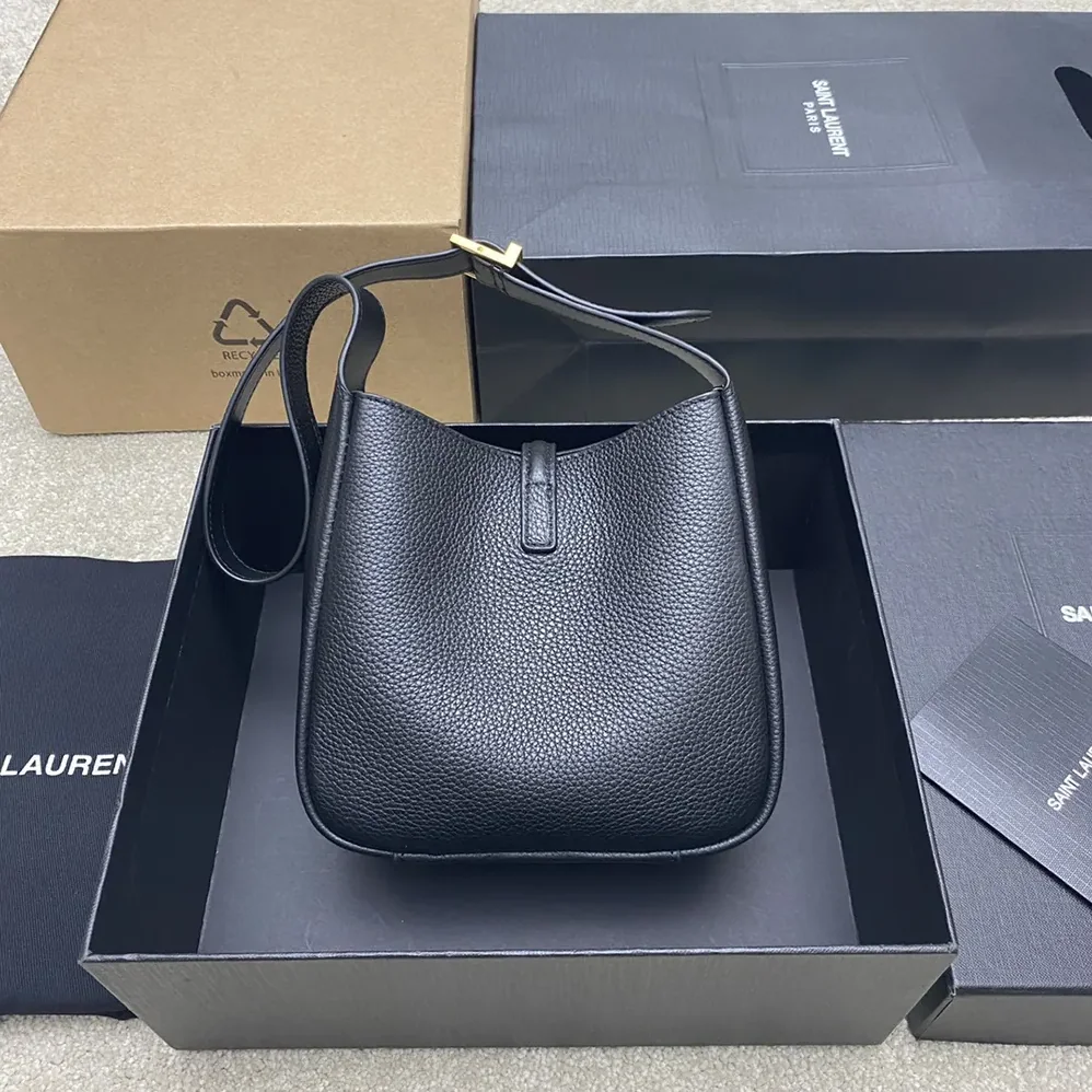 Saint Laurent YSL Le 5 à 7 Supple Baby in Grained Leather for Women in Black Saint Laurent YSL Le 5 à 7 Supple Baby in Grained Leather for Women in Black