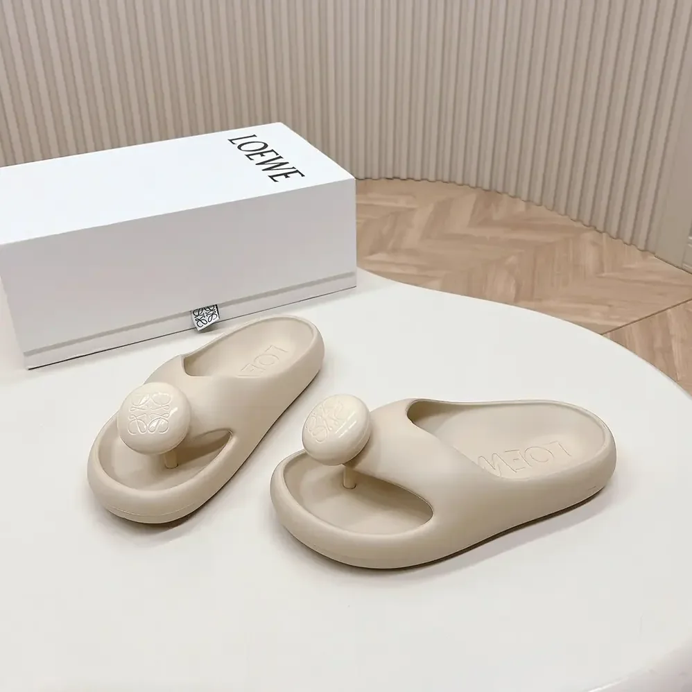 Loewe Foam Pebble Sandal for Women in White