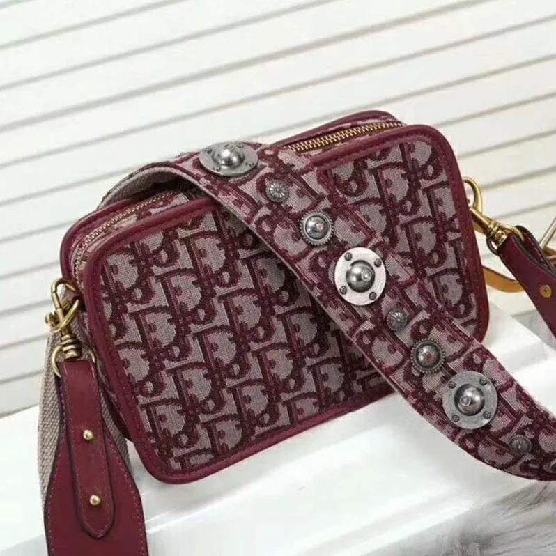 Dior Diorquake Clutch in Burgundy Canvas for Women in Carmine