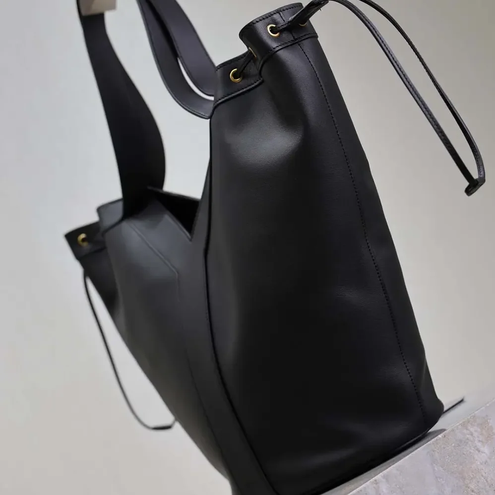 Saint Laurent YSL Y Large Hobo in Leather for Women in Black