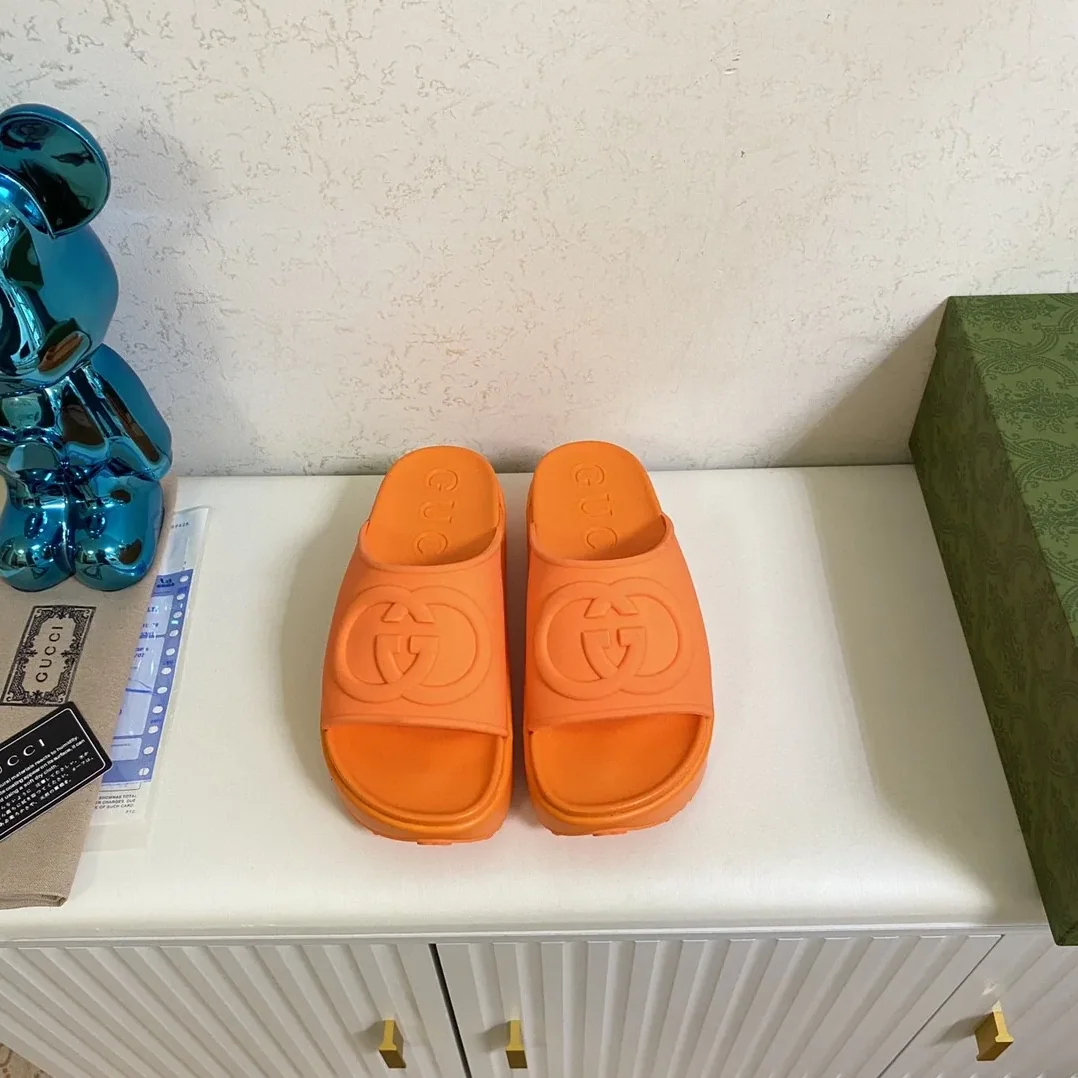 Gucci Interlocking G Slide Sandal Orange Gucci Interlocking G Slide Sandal Orange