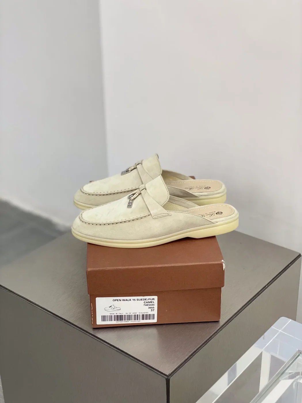 Loro Piana Babouche Charms Walk Loafers Linen – FAI1543 Loro Piana Babouche Charms Walk Loafers Linen – FAI1543