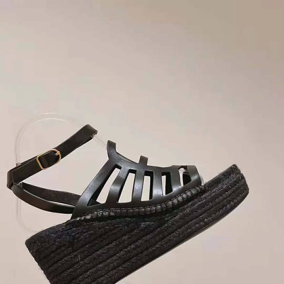 Hermes Catalya Espadrille in Calfskin with “Chaine D'Ancre” Motif for Women in Black Hermes Catalya Espadrille in Calfskin with “Chaine D'Ancre” Motif for Women in Black