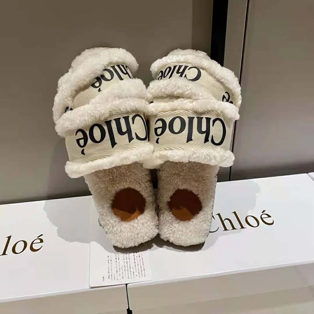 Chloe Woody Flat Mule in Canvas with Shearling for Women Chloe Woody Flat Mule in Canvas with Shearling for Women