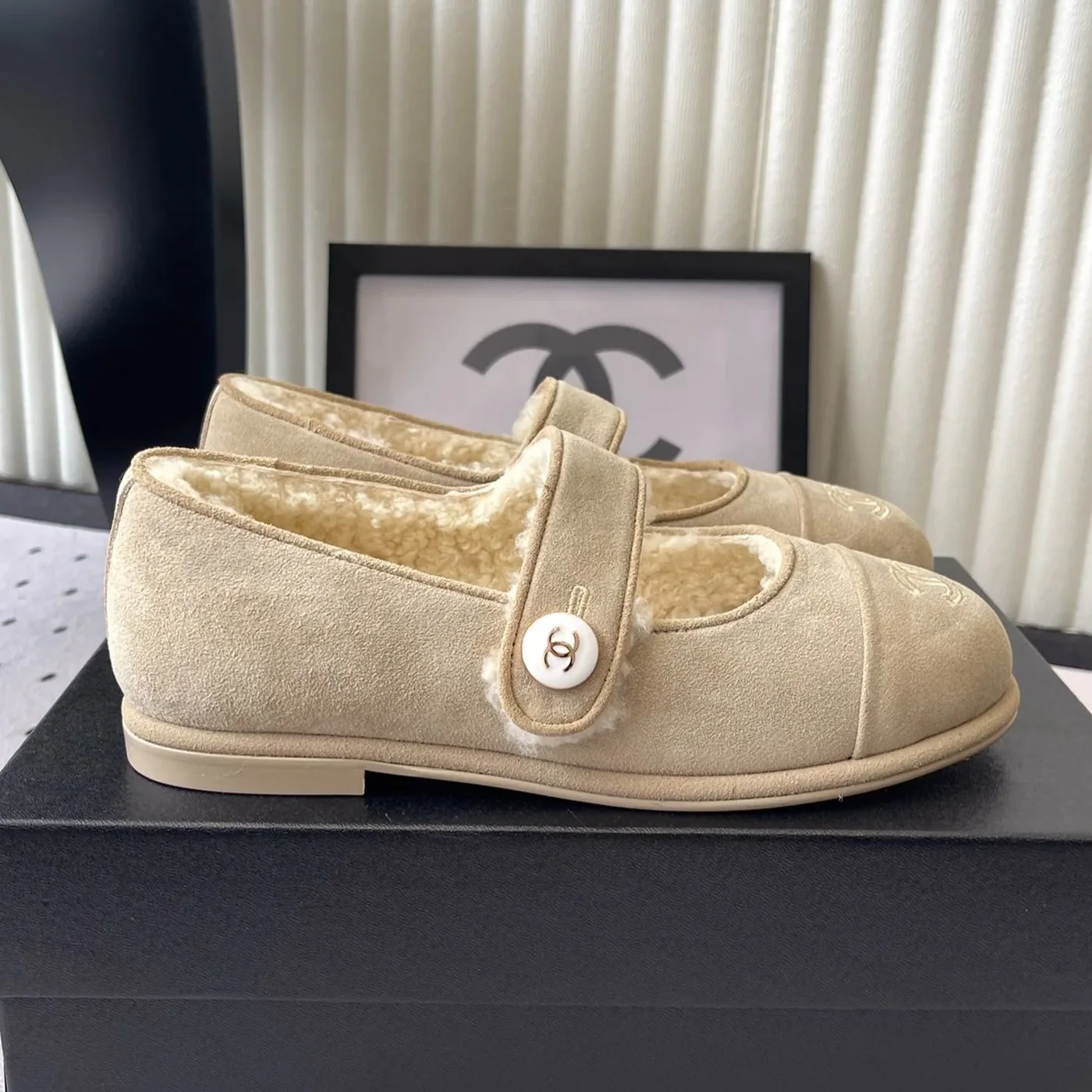 Chanel Mary Jane Flats Beige Suede Shearling Chanel Mary Jane Flats Beige Suede Shearling