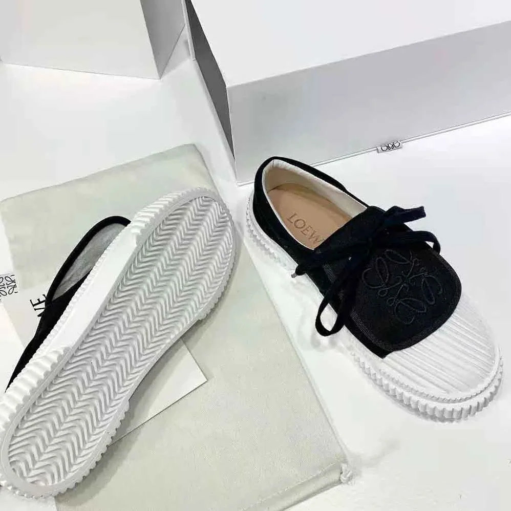 Loewe Anagram Flap Sneaker in Canvas for Women in Black