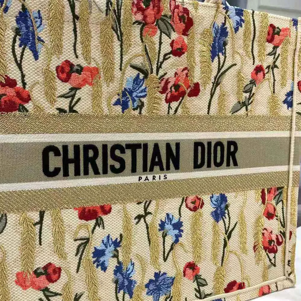 Dior Dior Book Tote Beige Dior Hibiscus Embroidery for Women Dior Dior Book Tote Beige Dior Hibiscus Embroidery for Women