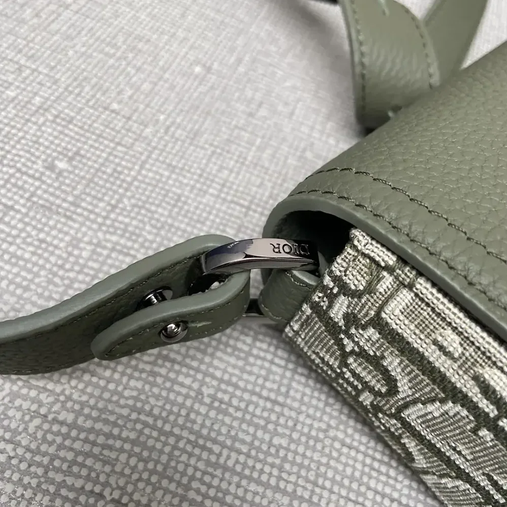 Dior Mini Saddle Messenger Bag with Flap Khaki Dior Oblique Jacquard for Men Dior Mini Saddle Messenger Bag with Flap Khaki Dior Oblique Jacquard for Men