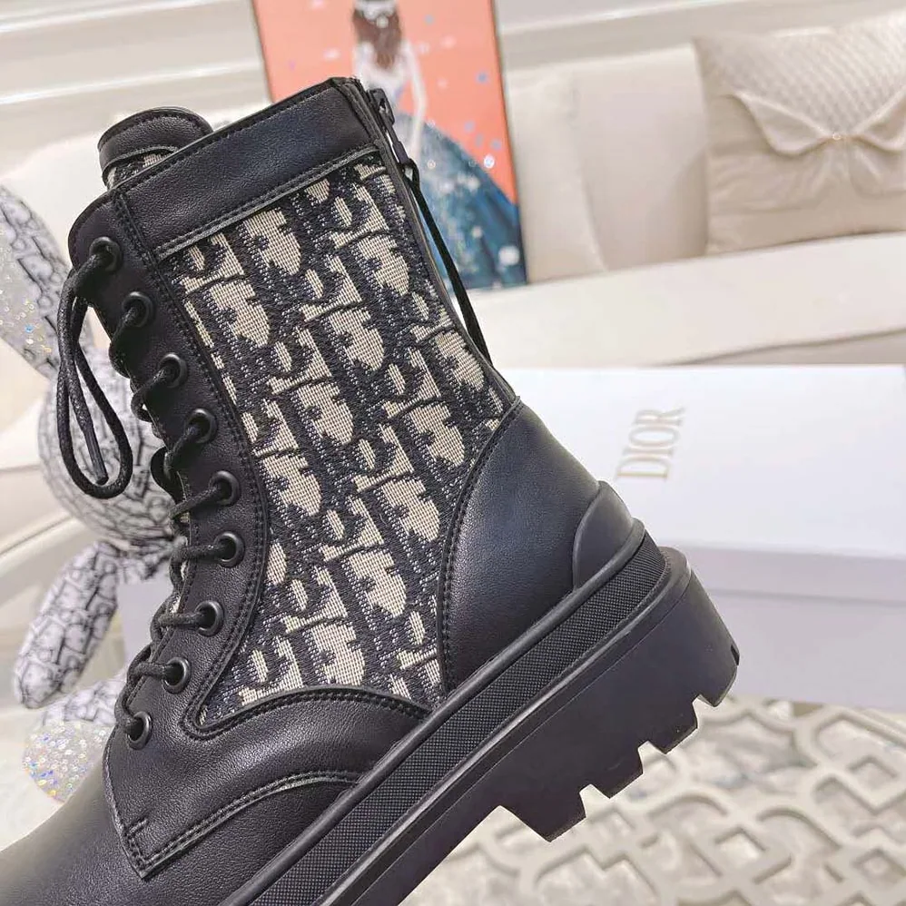 Dior Explorer Ankle Boot Beige and Black Dior Oblique Jacquard and Black Smooth Calfskin for Men Dior Explorer Ankle Boot Beige and Black Dior Oblique Jacquard and Black Smooth Calfskin for Men