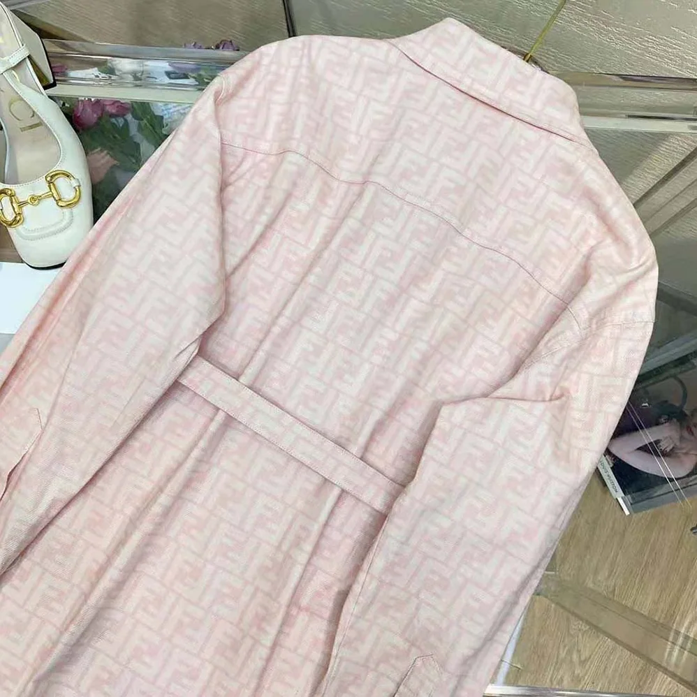 Fendi Pink Denim Go-To jacket with Shirt Collar and Low-Cut Set for Women in in Sleeves