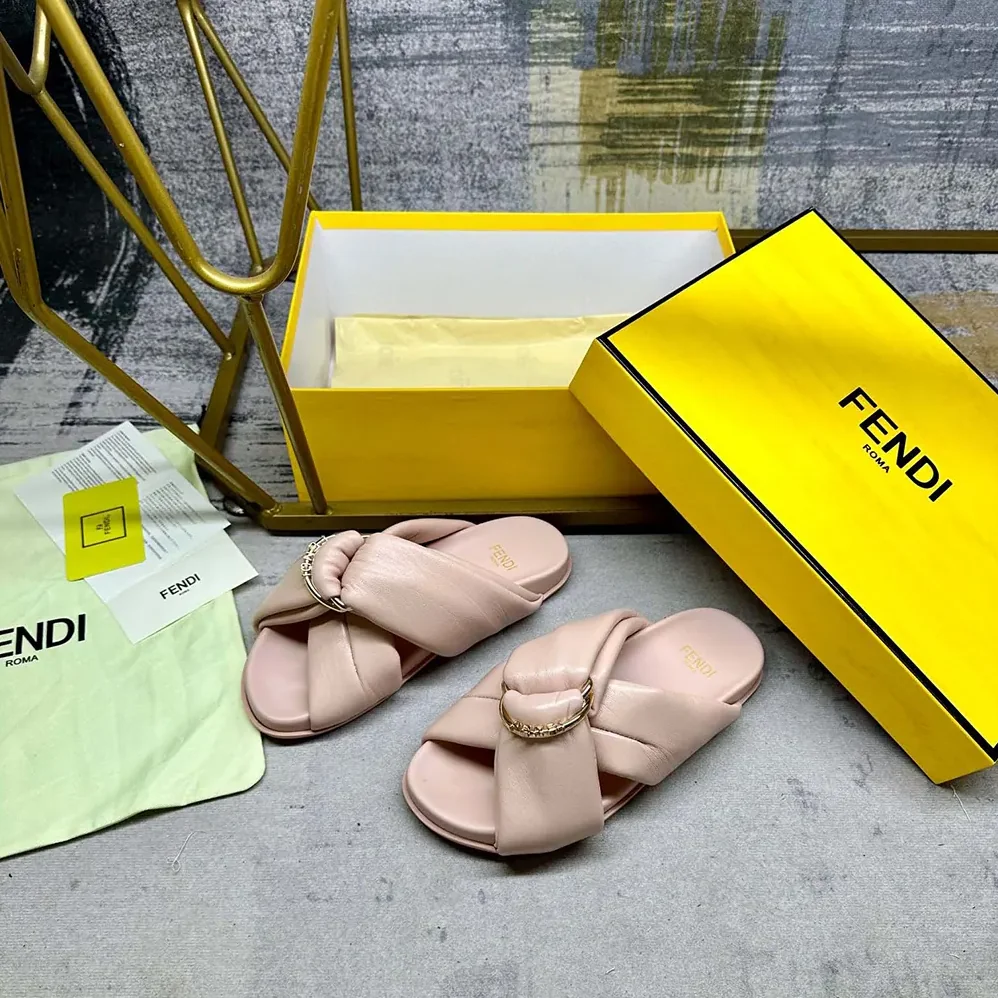 Fendi Feel Pink Leather Slides for Women
