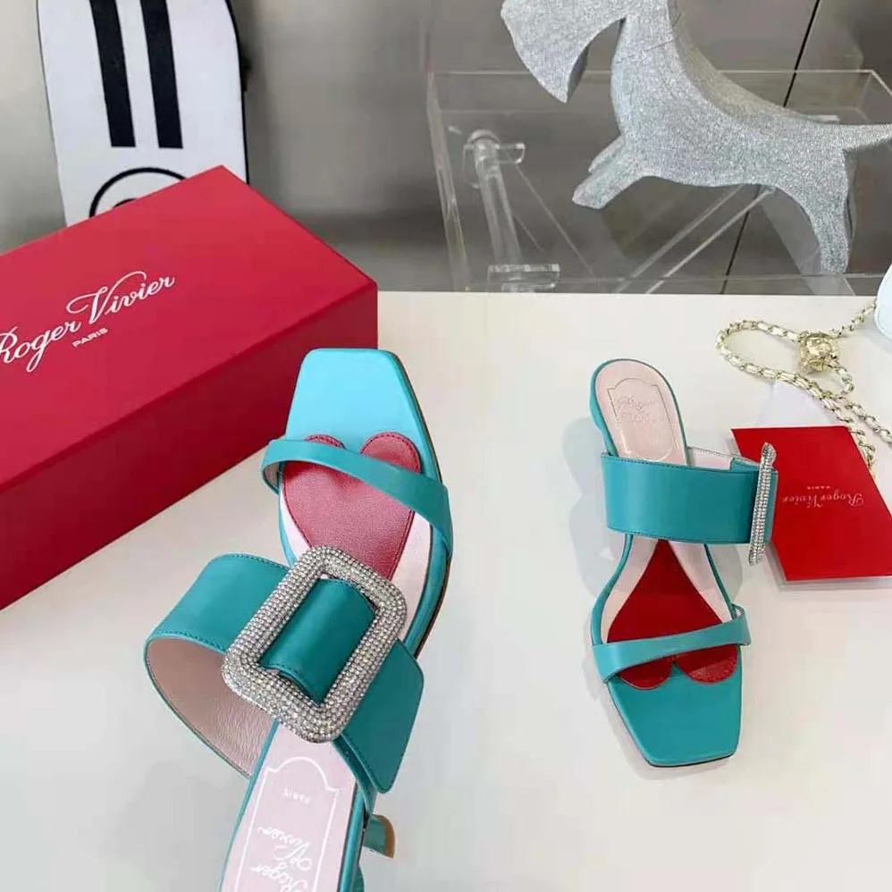 Roger Vivier Viv Choc Side Strass Buckle Mules in Leather for Women in Lime Roger Vivier Viv Choc Side Strass Buckle Mules in Leather for Women in Lime