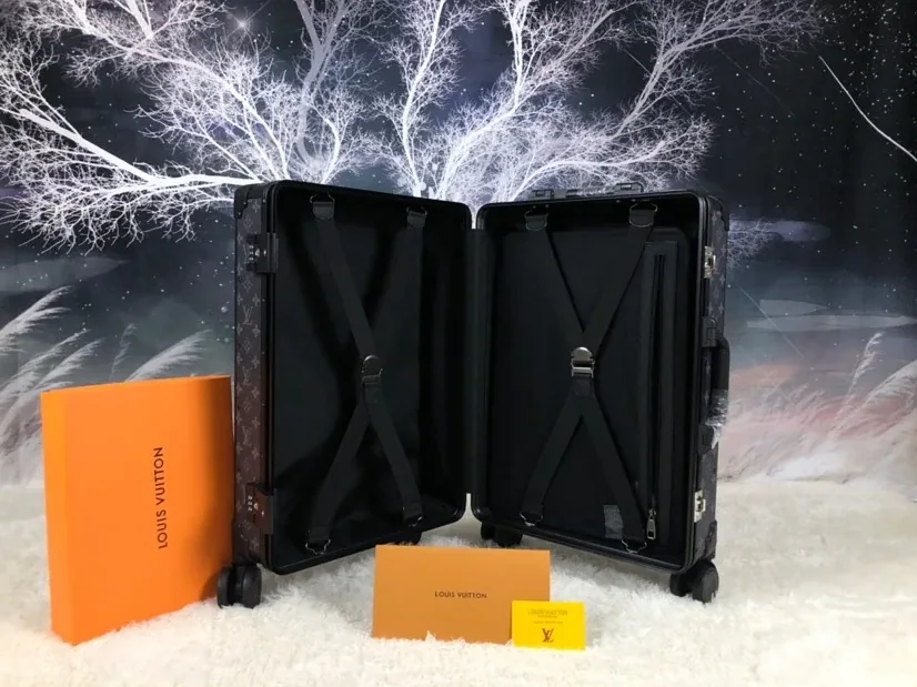 Louis Vuitton Rolling Trunk Black /