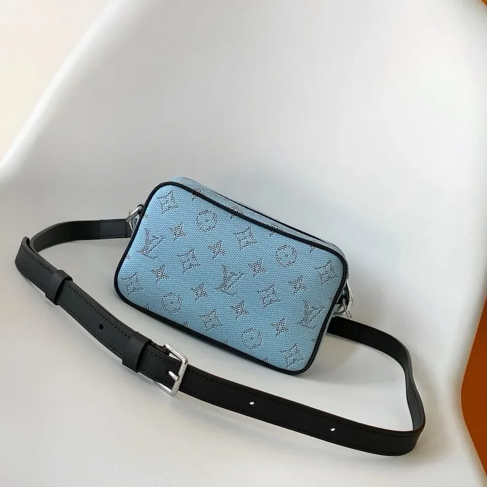 Louis Vuitton Trocadéro Wearable Wallet Blue /