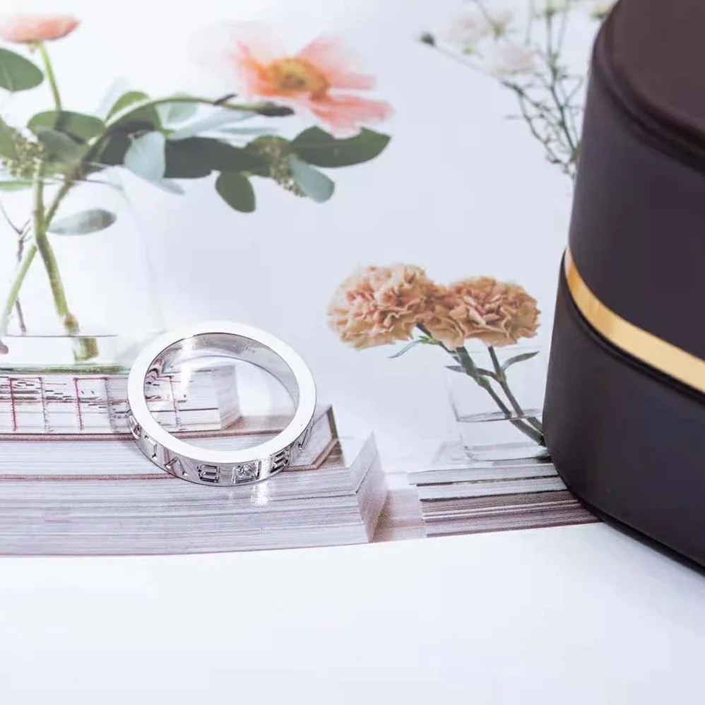 Bvlgari Bvlgari Bvlgari Ring 18 KT Rose Gold Ring with Diamond for Women in Silver Bvlgari Bvlgari Bvlgari Ring 18 KT Rose Gold Ring with Diamond for Women in Silver