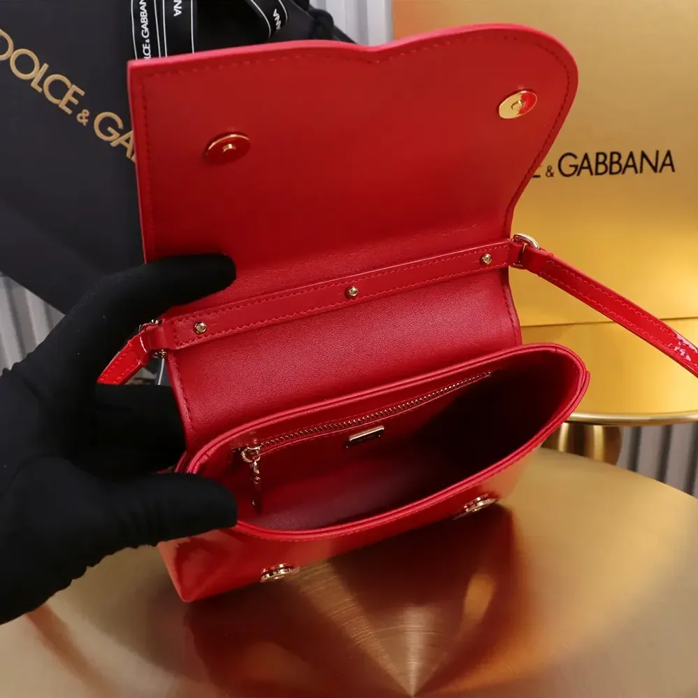 Dolce Gabbana D&G DG Logo Bag Top-handle Bag for Women in Red Dolce Gabbana D&G DG Logo Bag Top-handle Bag for Women in Red