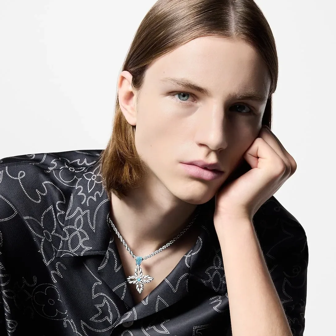 Louis Vuitton LV Flower Rope Pendant Necklace / Louis Vuitton LV Flower Rope Pendant Necklace /