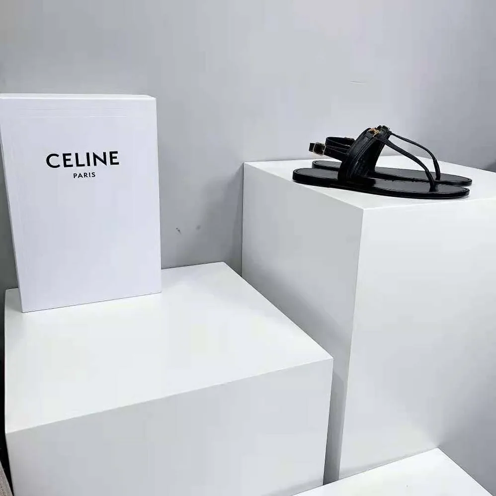 Celine Triomphe Thong in Calfskin for Women in Black Celine Triomphe Thong in Calfskin for Women in Black