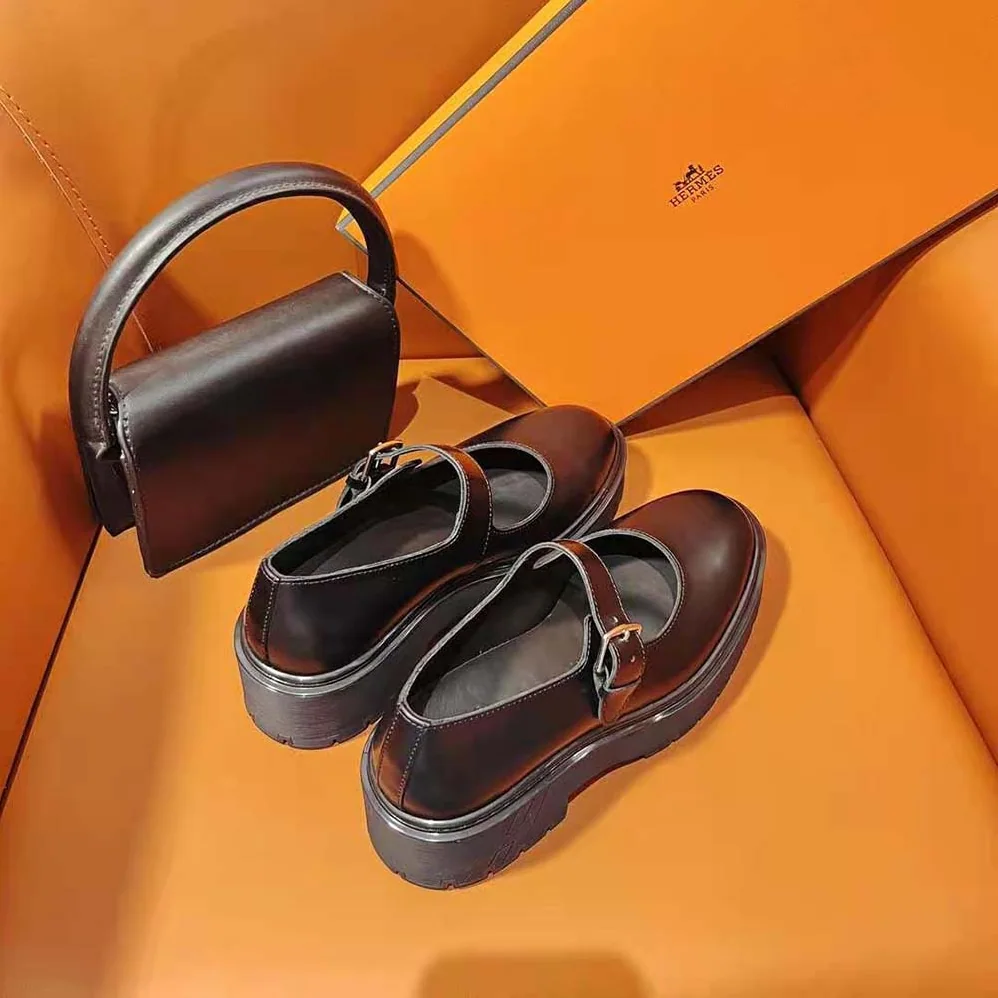 Hermes Hoxton Oxford Shoe for Women in Black Hermes Hoxton Oxford Shoe for Women in Black