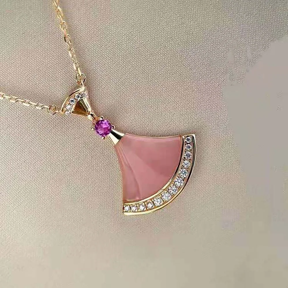Bvlgari Divas Dream Necklace in 18 KT Rose Gold for Women Bvlgari Divas Dream Necklace in 18 KT Rose Gold for Women