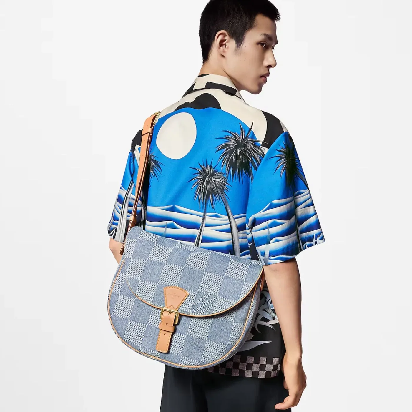 Louis Vuitton Montsouris Messenger MM Denim /