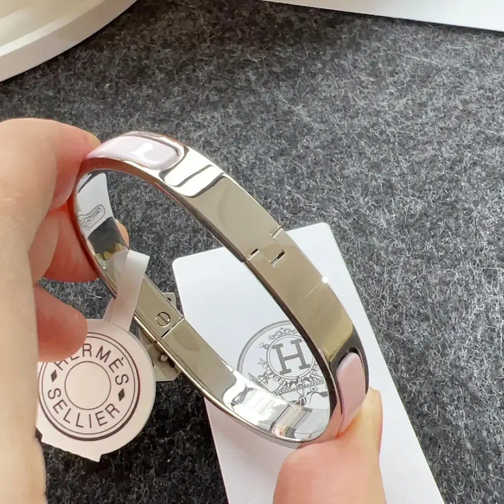 Hermes Mini Clic Kelly Bracelet for Unisex in Pink