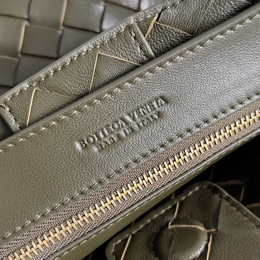 Bottega Veneta Small Andiamo Intrecciato Leather Top Handle Bag for Women in Dark Green