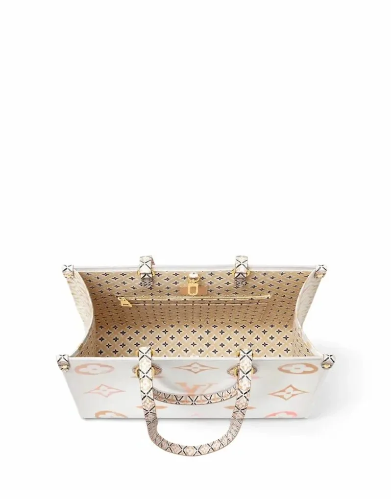 Louis Vuitton OnTheGo MM / 13.8 Inches Louis Vuitton OnTheGo MM / 13.8 Inches