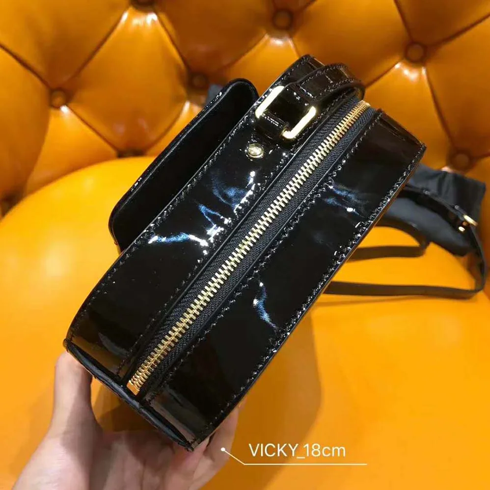 Saint Laurent YSL Vicky Camera Bag Quilted Patent for Women in Black