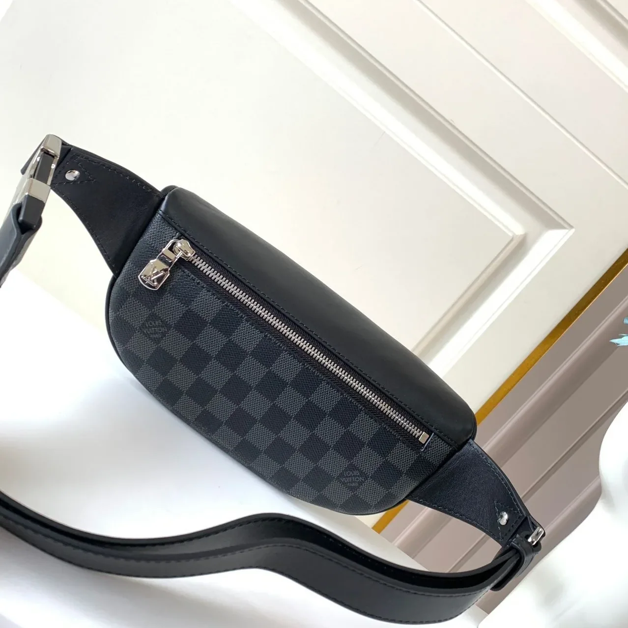 Louis Vuitton Campus Bumbag Damier Graphite Canvas Louis Vuitton Campus Bumbag Damier Graphite Canvas