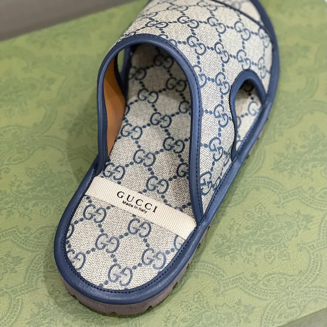 Gucci GG Supreme Slide Sandal Blue And Beige for Men Gucci GG Supreme Slide Sandal Blue And Beige for Men