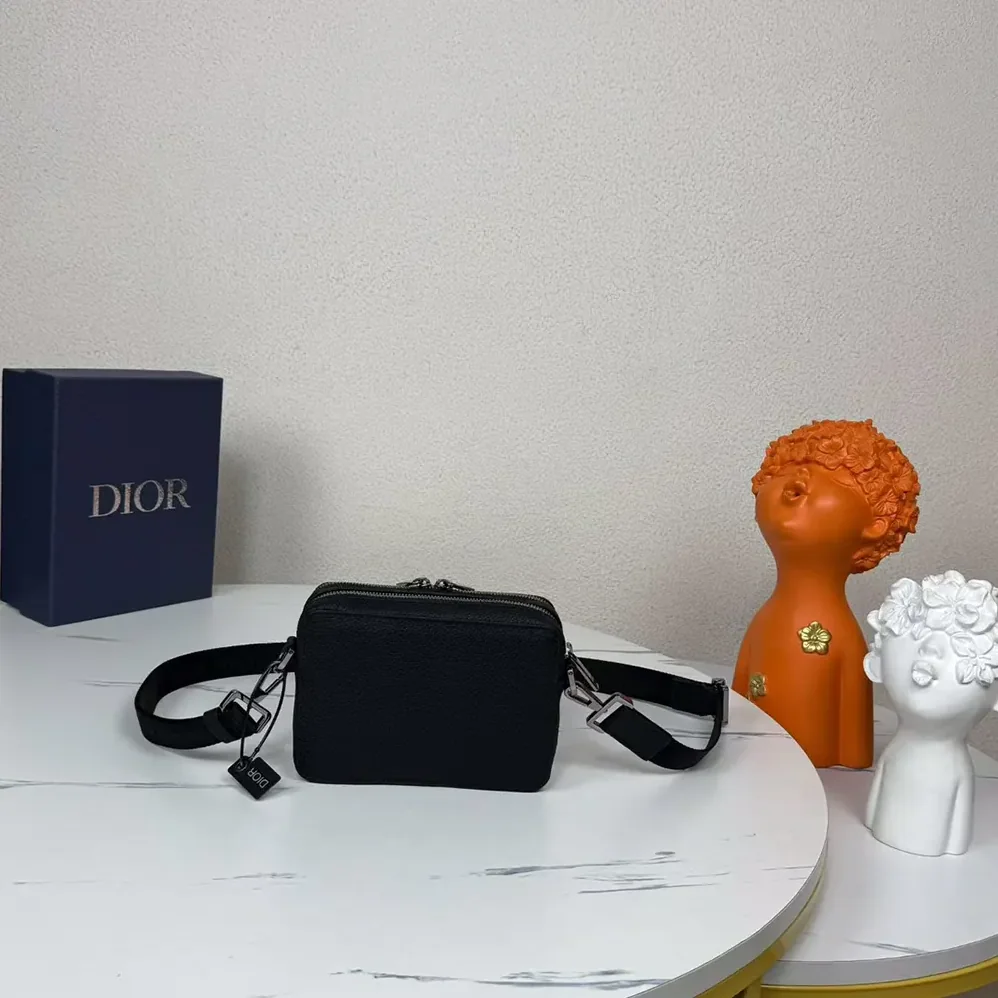Dior CD Icon Zipped Pouch with Strap Black Grained Calfskin for Men