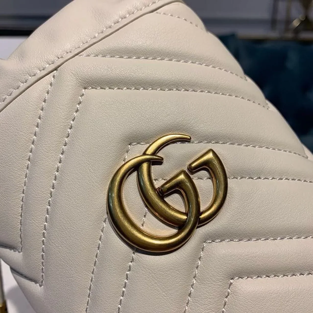 Gucci GG Marmont Mini Bucket Bag White Matelassé Chevron /